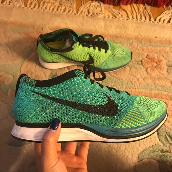 best flyknit racer colorway